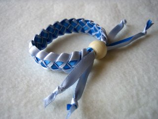 �u���X���b�g�T