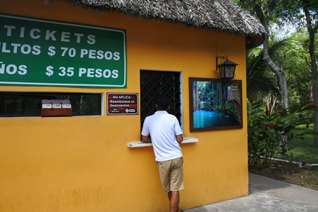 �J���N���X