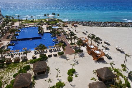 �J���N���X