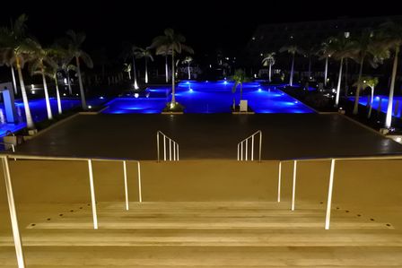 �J���N���T