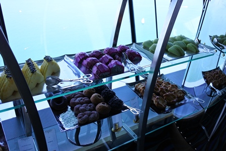 �h�o�C�U�W