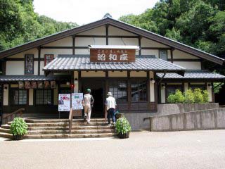 ���{���a���P