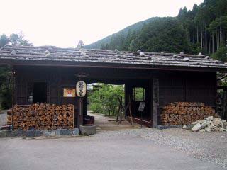 �������P