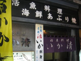 �������P