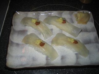 �������U