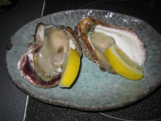 �������W