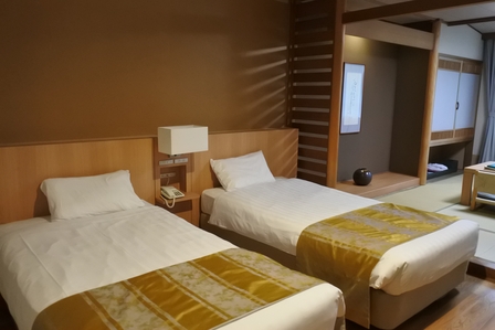 �k�C���Q�X