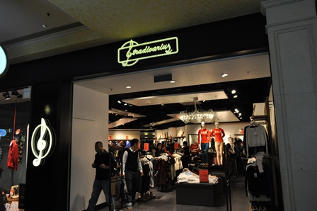 �}�J�I�P�X