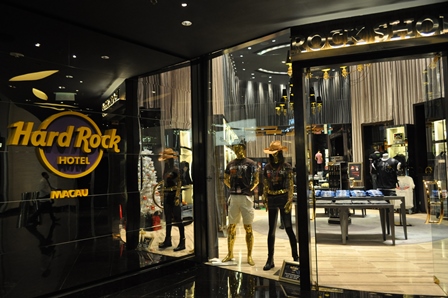 �}�J�I�S�S