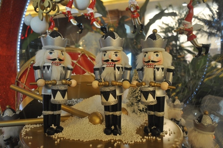 �}�J�I�T�T