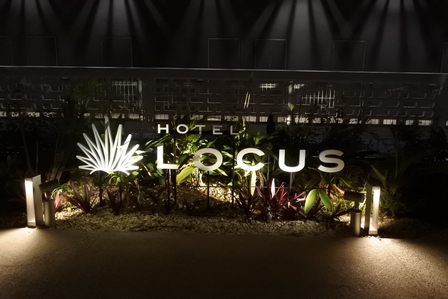 �{�Ó��T�U