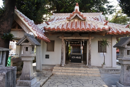 �{�Ó��T�T