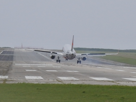 �{�Ó��Q�R