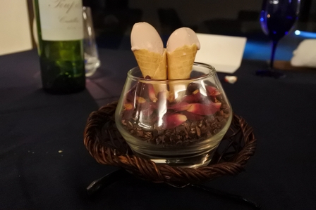 �{�Ó��V�U