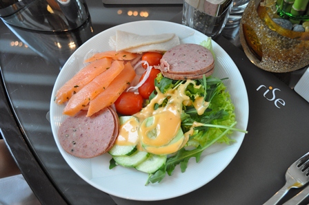 �V���K�|�[���R