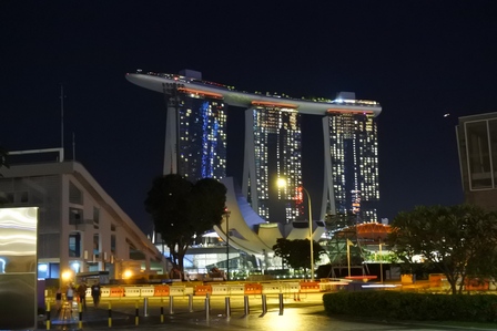 �V���K�|�[���X�R