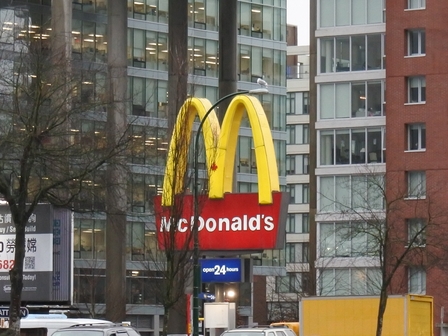 �o���N�[�o�[�R�S